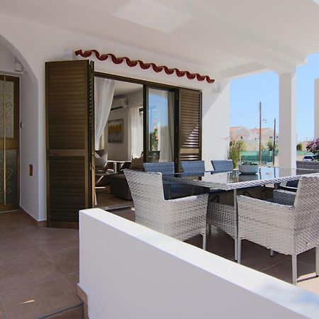 Phaedrus Living: City View Luxury Flat Androcleous Paphos Esterno foto