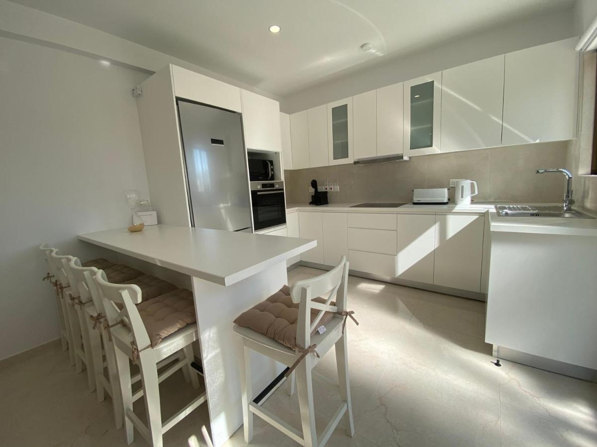 Phaedrus Living: City View Luxury Flat Androcleous Paphos Esterno foto