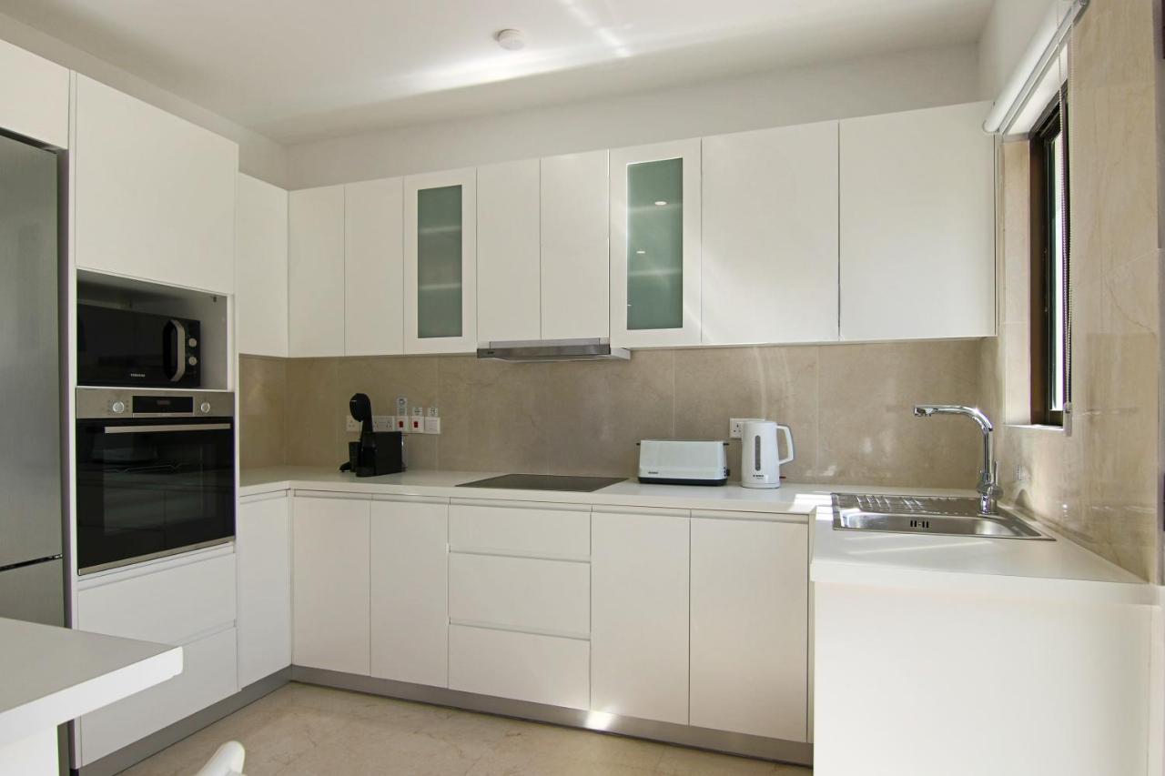 Phaedrus Living: City View Luxury Flat Androcleous Paphos Esterno foto