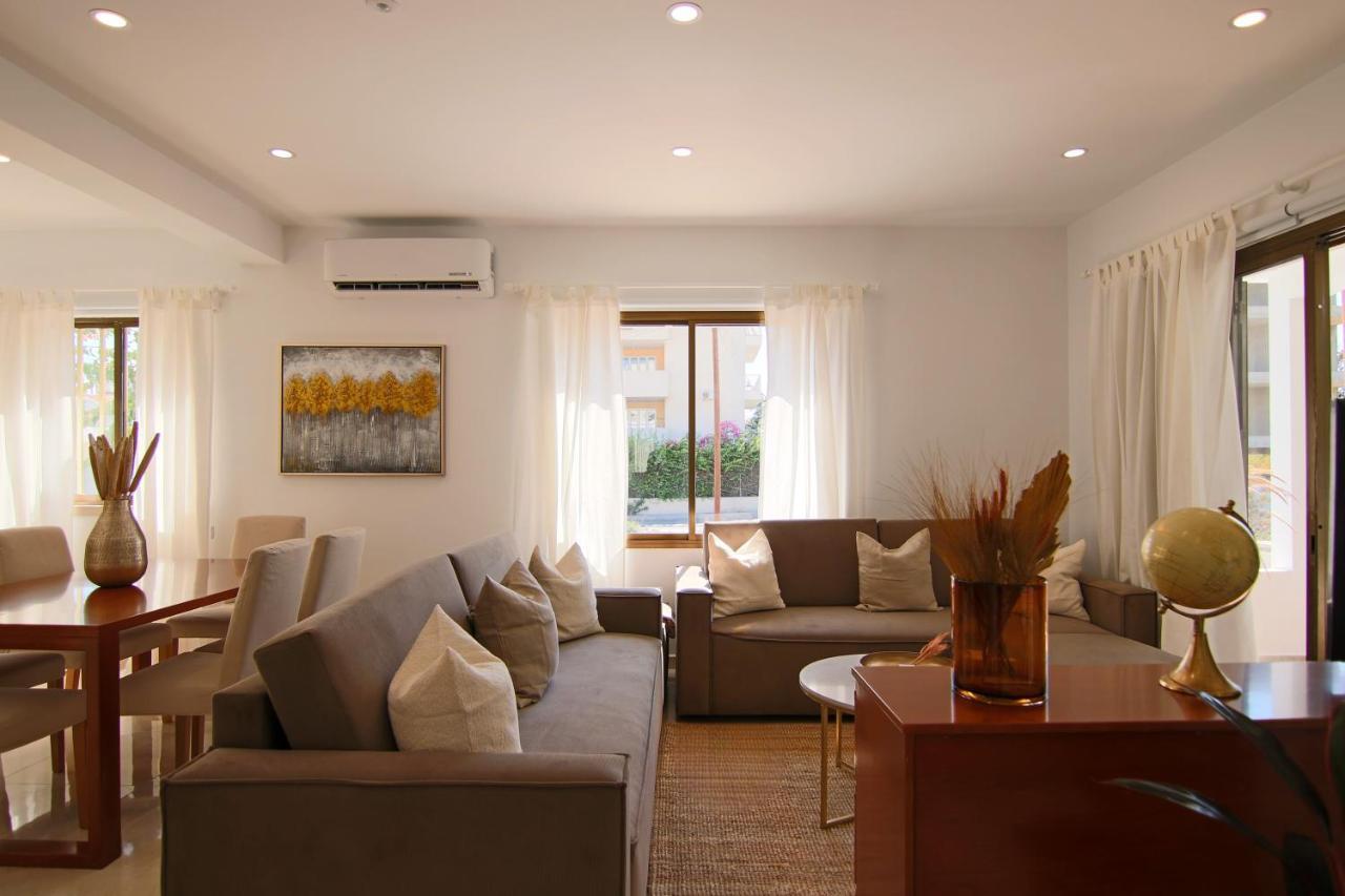 Phaedrus Living: City View Luxury Flat Androcleous Paphos Esterno foto