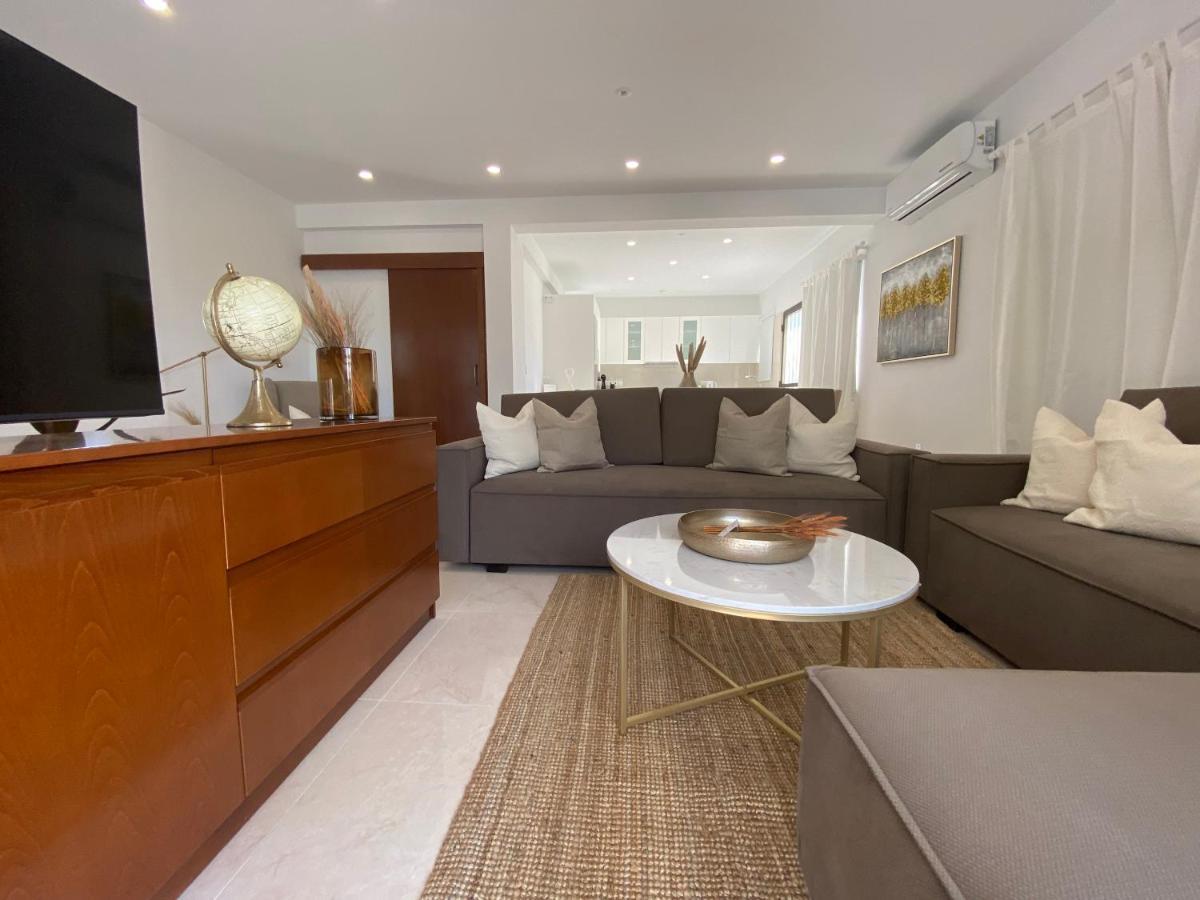Phaedrus Living: City View Luxury Flat Androcleous Paphos Esterno foto