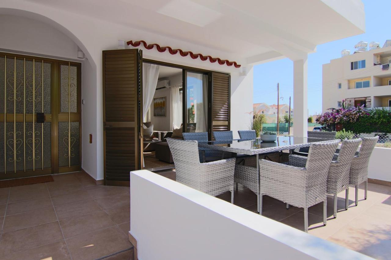 Phaedrus Living: City View Luxury Flat Androcleous Paphos Esterno foto