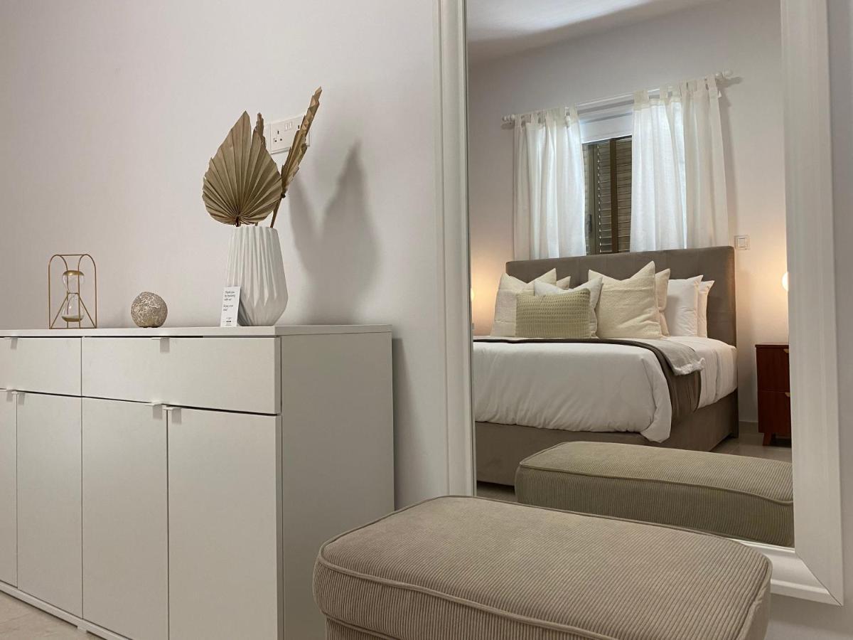Phaedrus Living: City View Luxury Flat Androcleous Paphos Esterno foto